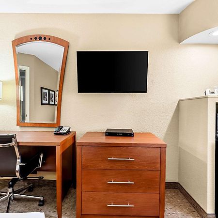 Comfort Inn Модесто Екстериор снимка