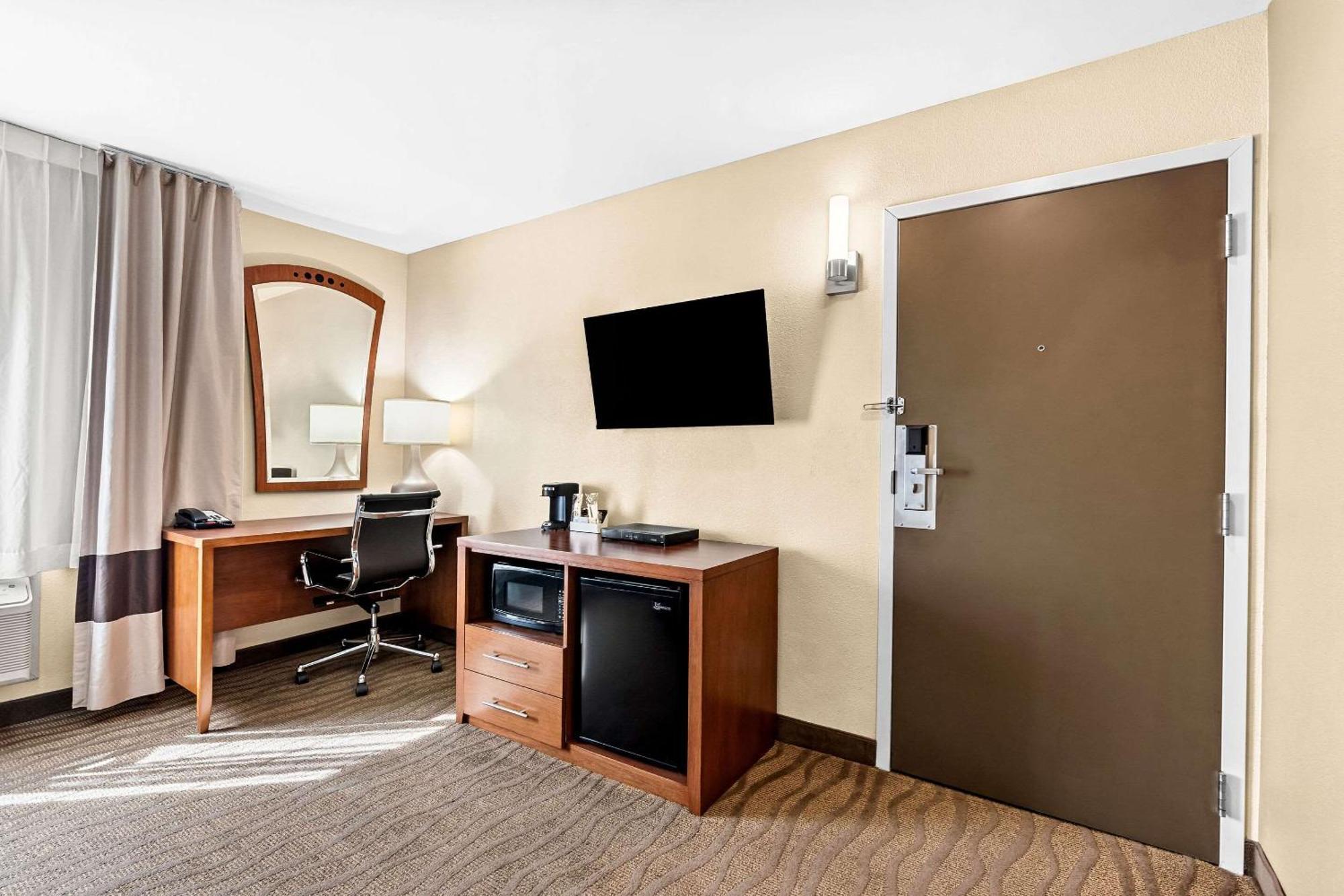 Comfort Inn Модесто Екстериор снимка