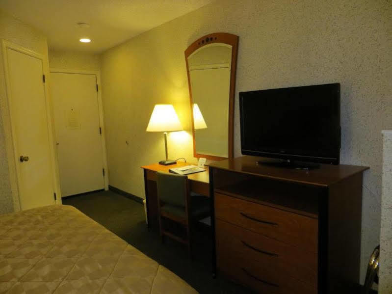 Comfort Inn Модесто Екстериор снимка